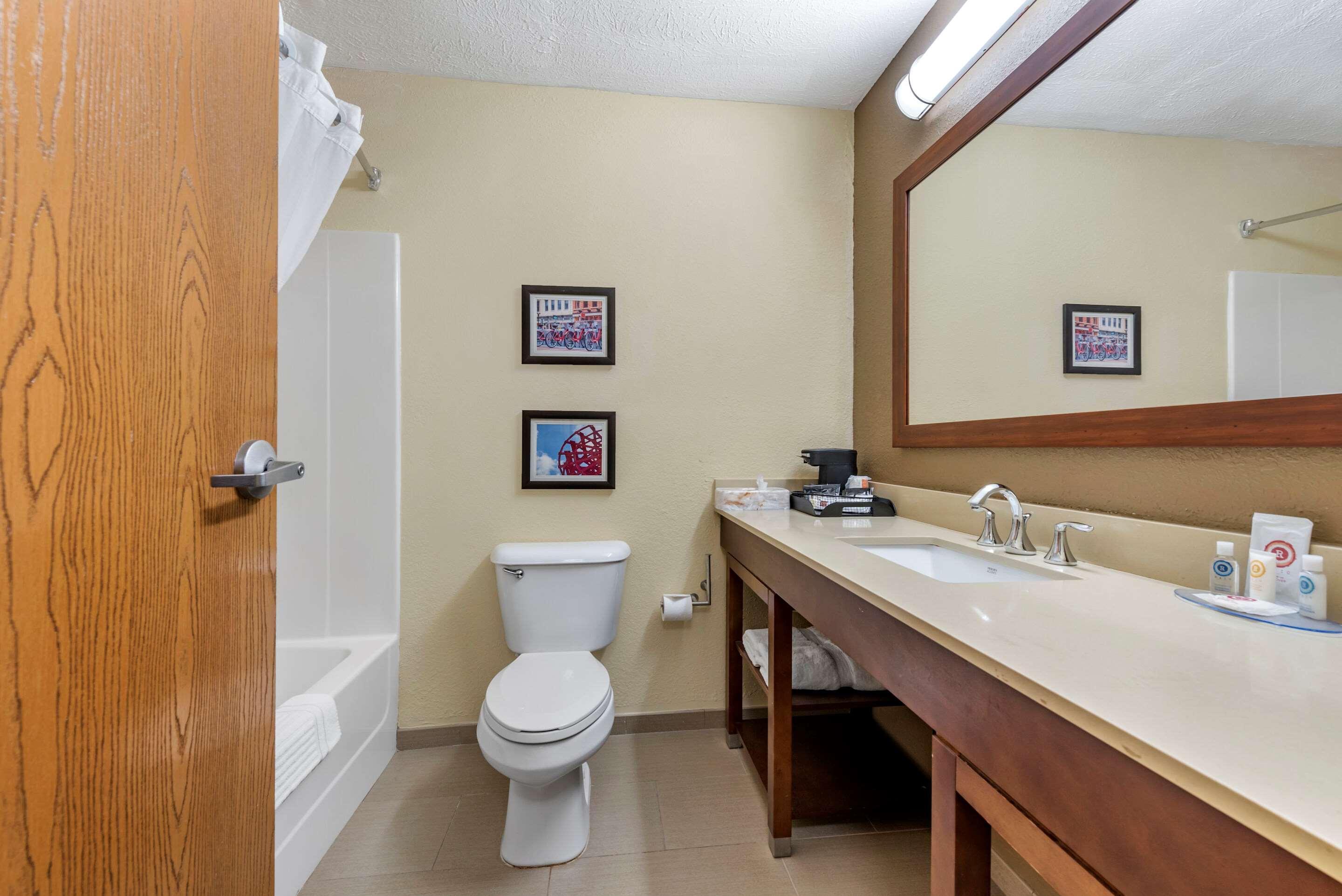 Comfort Inn & Suites Cincinnati Eastgate Zewnętrze zdjęcie