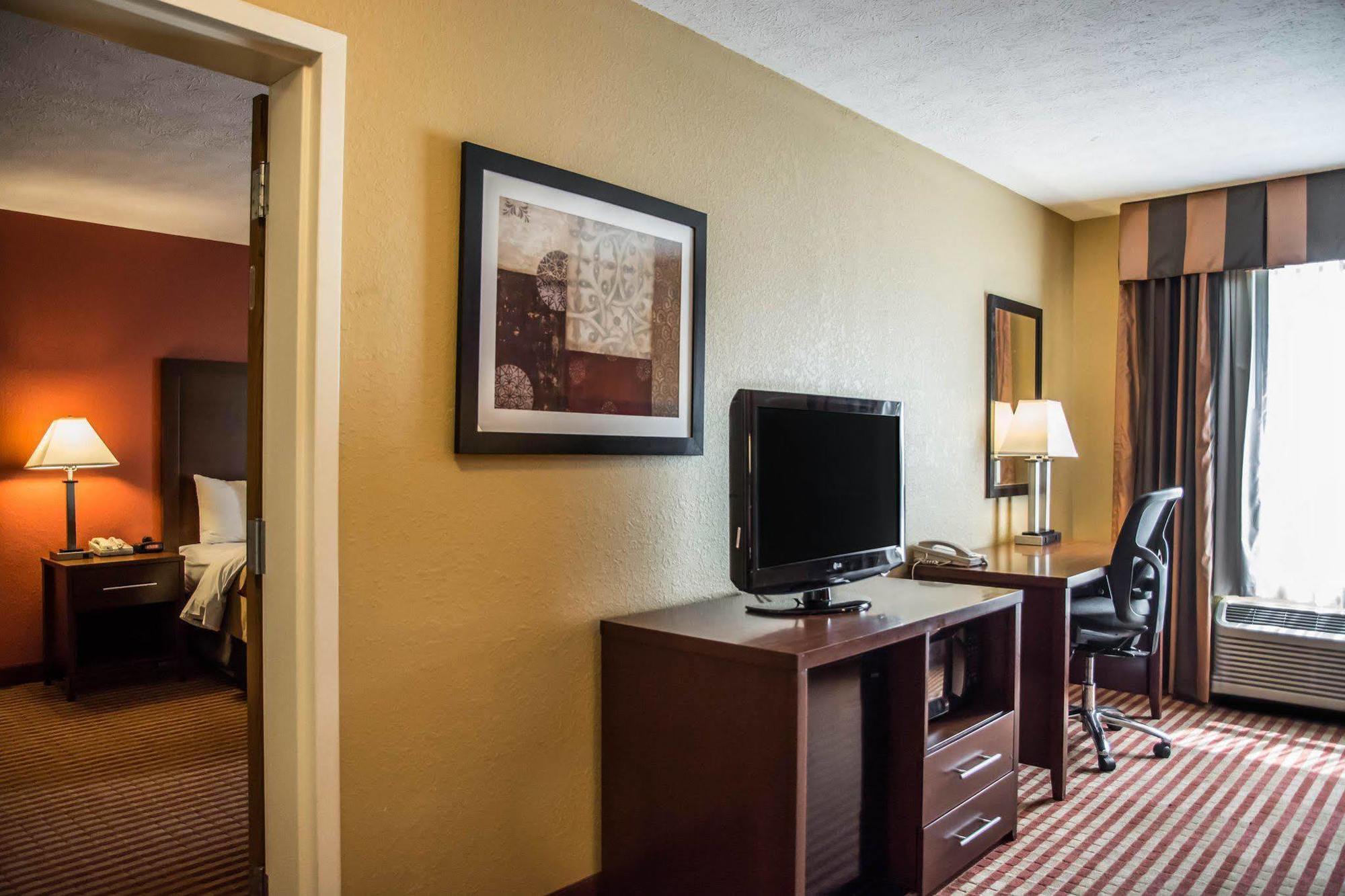 Comfort Inn & Suites Cincinnati Eastgate Zewnętrze zdjęcie